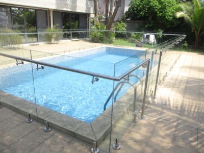 glass-and-steel-handrails-iapbuilding-solutions